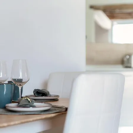 Acqua - By Myhomeincomo مولترازْيو