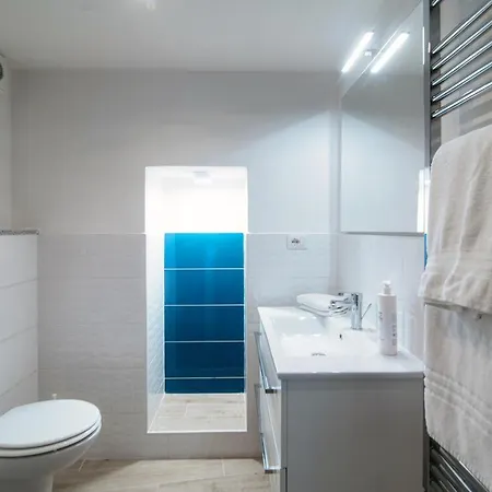 Acqua - By Myhomeincomo شقة