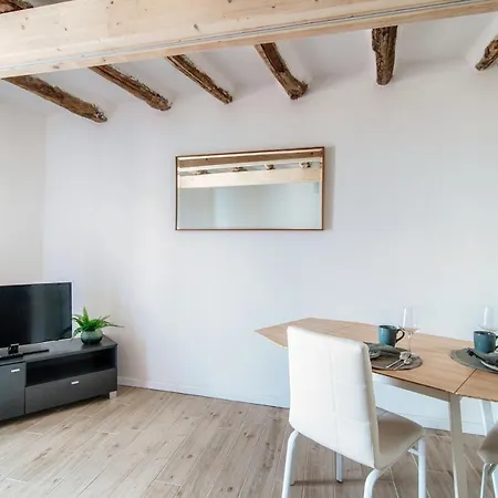 Acqua - By Myhomeincomo شقة