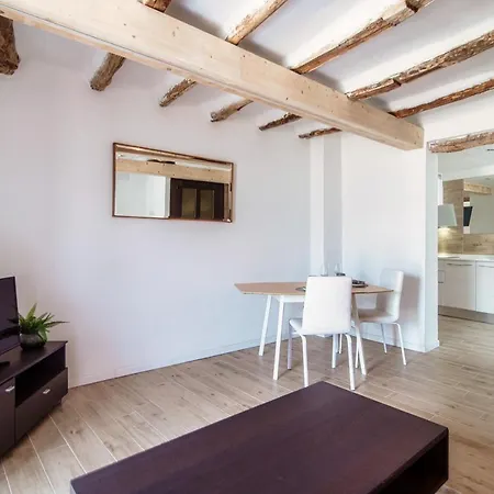 Acqua - By Myhomeincomo شقة *