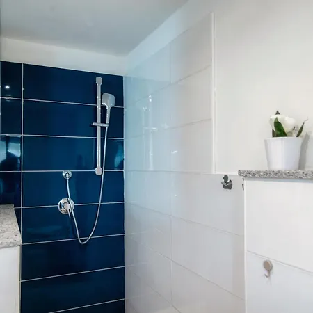 Acqua - By Myhomeincomo شقة *