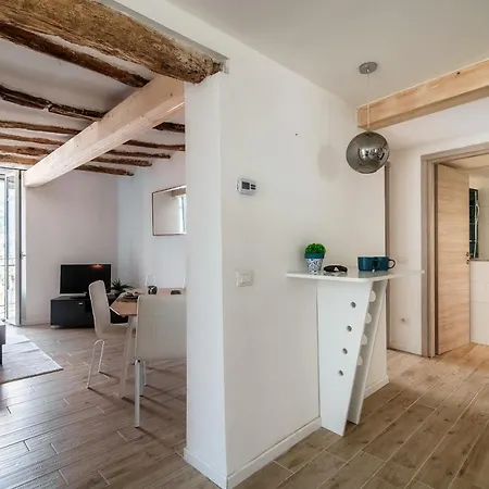 Acqua - By Myhomeincomo