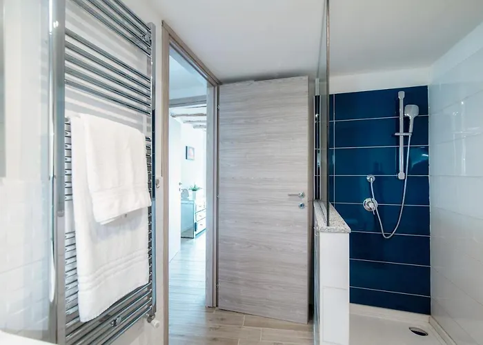 Acqua - By Myhomeincomo