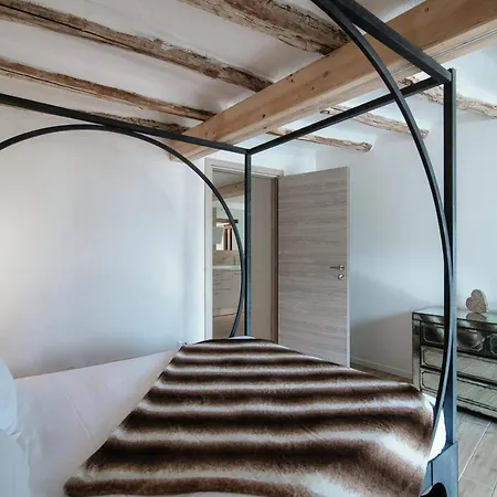 Acqua - By Myhomeincomo Apartment